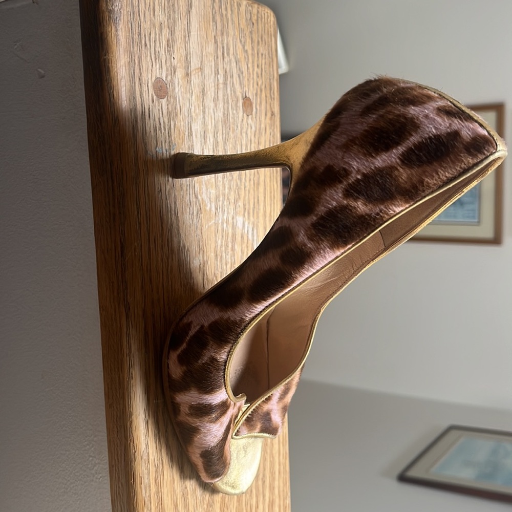 Manolo Blahnik Pony Hair Leopard Print Heels - Picture 2 of 5